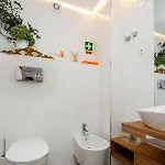 The Explorers - Sunny Stylish Family-friendly