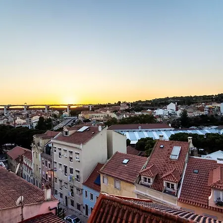 The Explorers - Sunny Stylish Family-friendly Apartment
