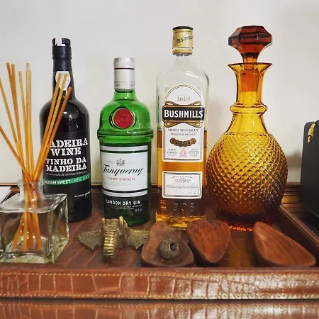 The Explorers - Sunny Stylish Family-friendly Лісабон